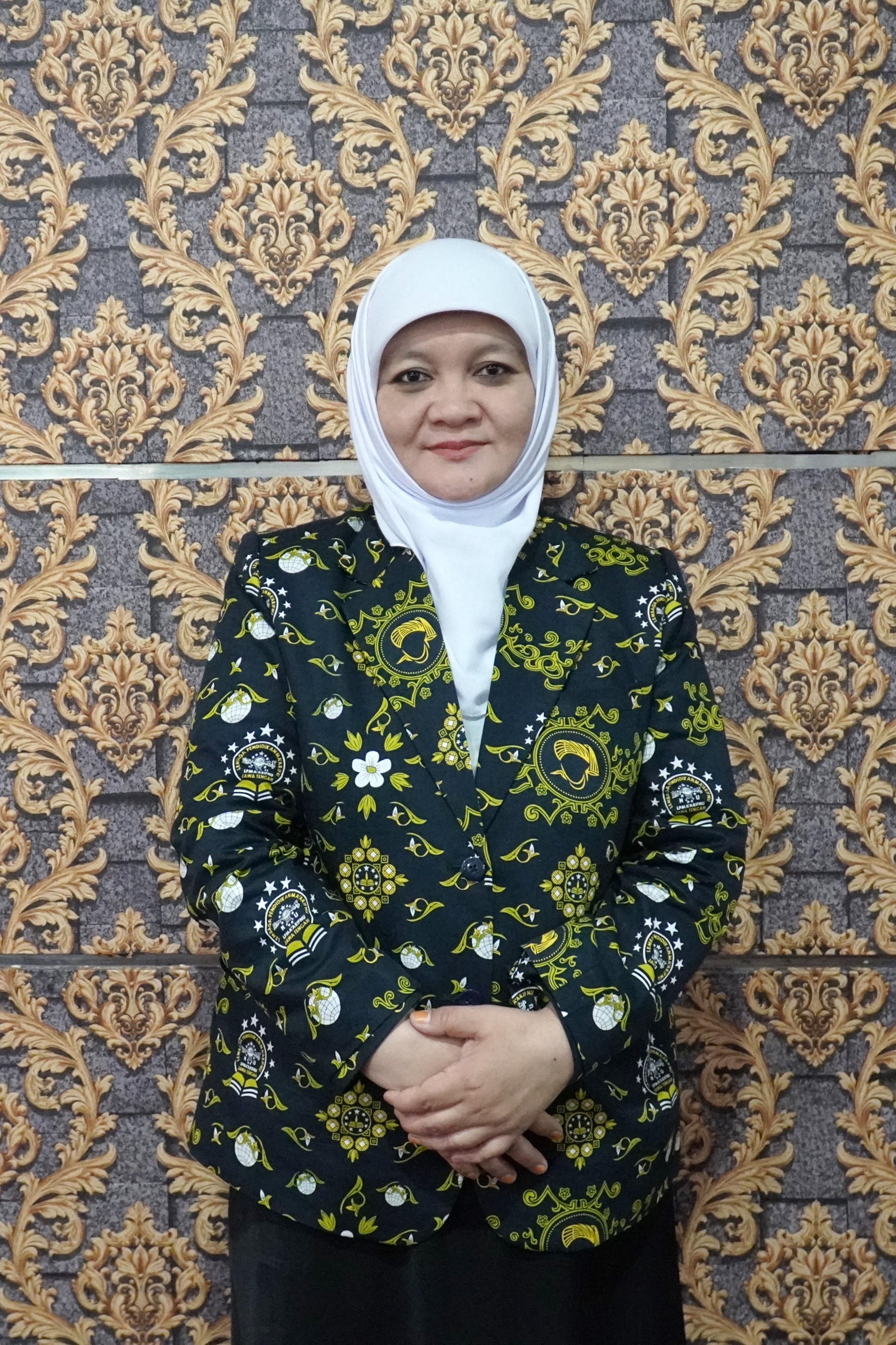 Tsien Tsuwayroh, S.Ag., S. Pd.
